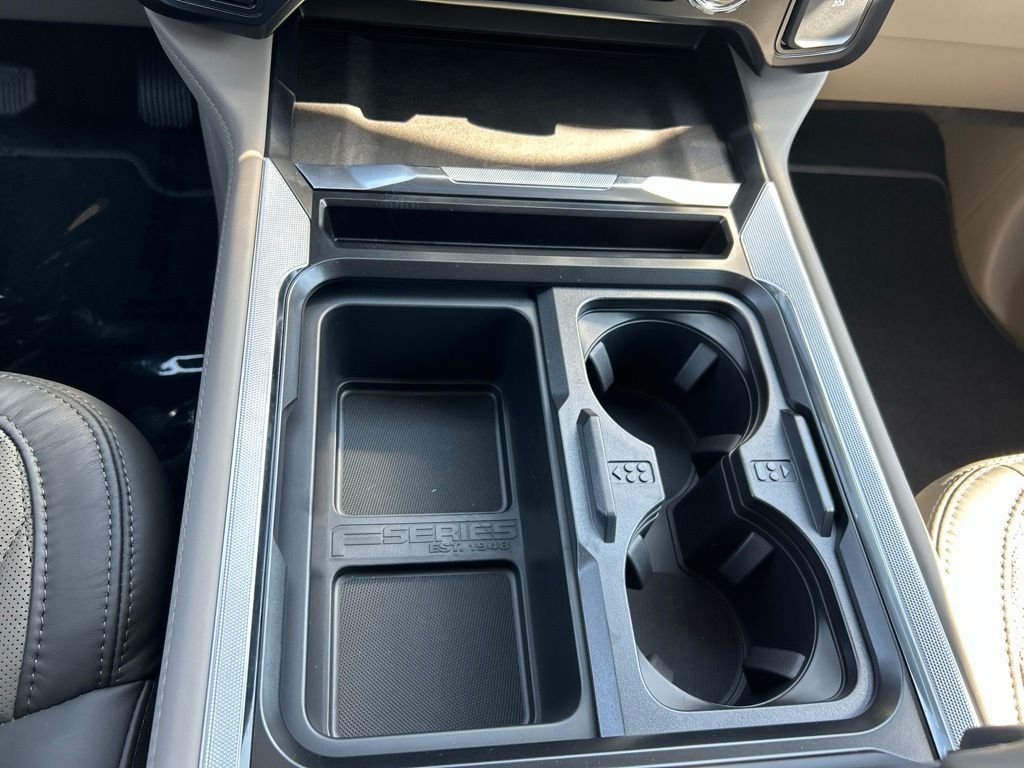New 2026 Star White Metallic Tri-Coat Ford Platinum image 32
