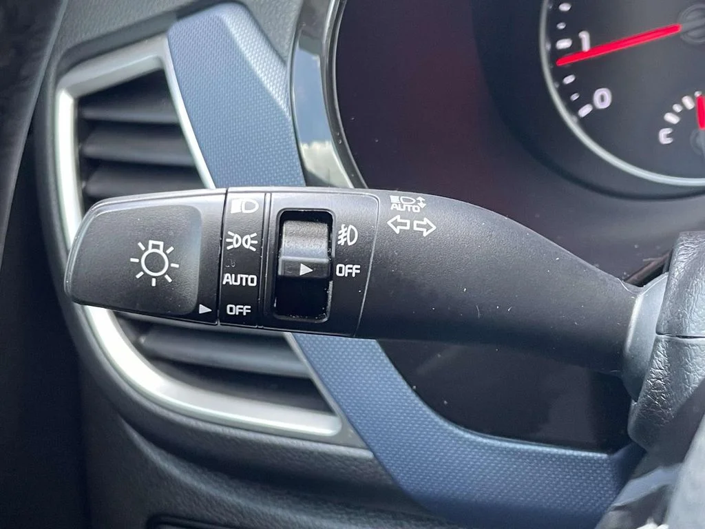 Used 2023 Blue Kia S image 21
