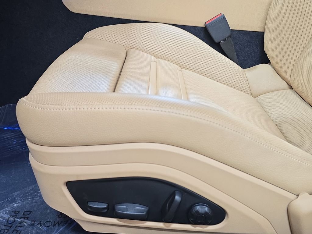 Used 2023 Black Porsche  image 23