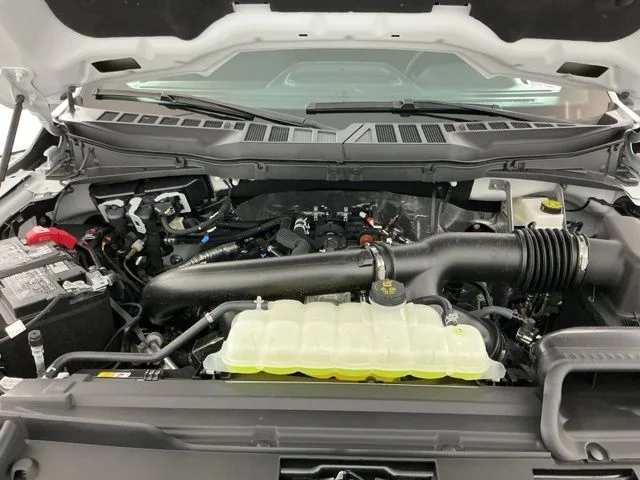New 2026 Oxford White Ford XLT image 30