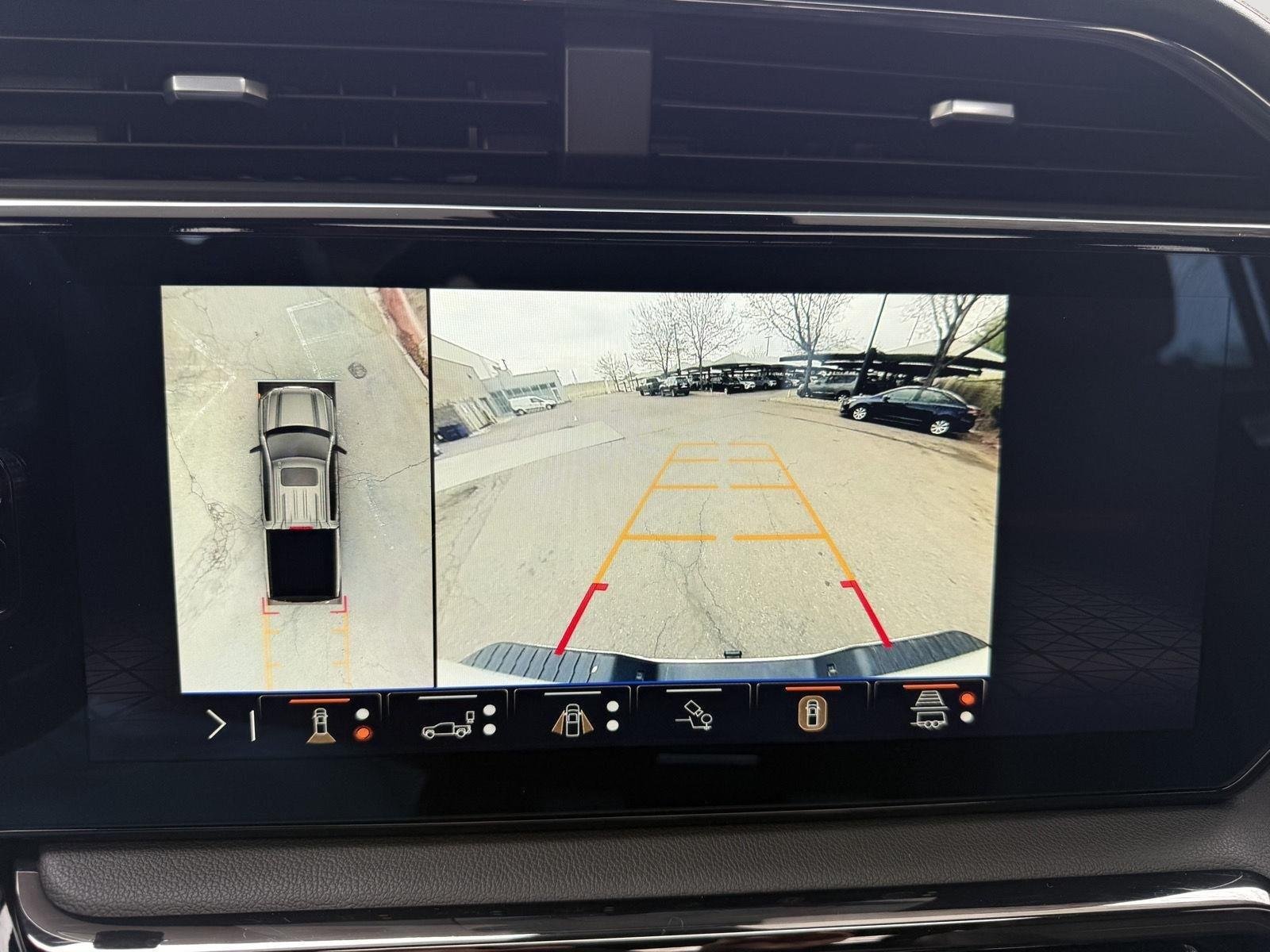 Used 2024 Summit White GMC AT4 image 5