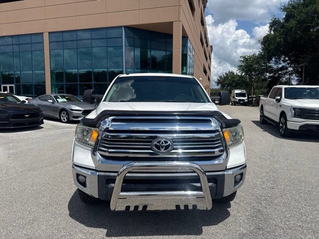 Used 2014 Super White Toyota SR5 Crew Cab Pickup image 9