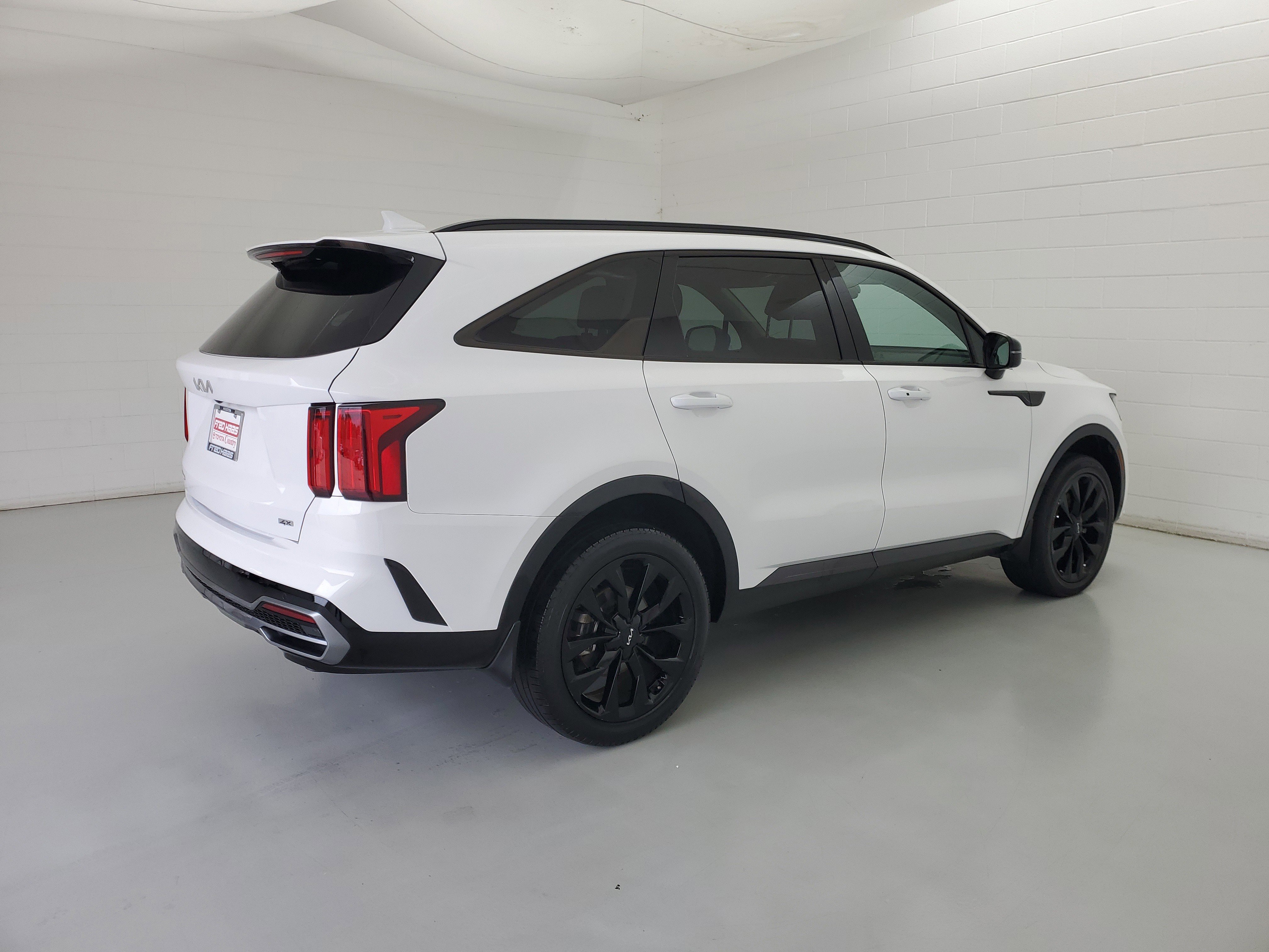 Used 2023 Glacial White Pearl Kia SX image 5