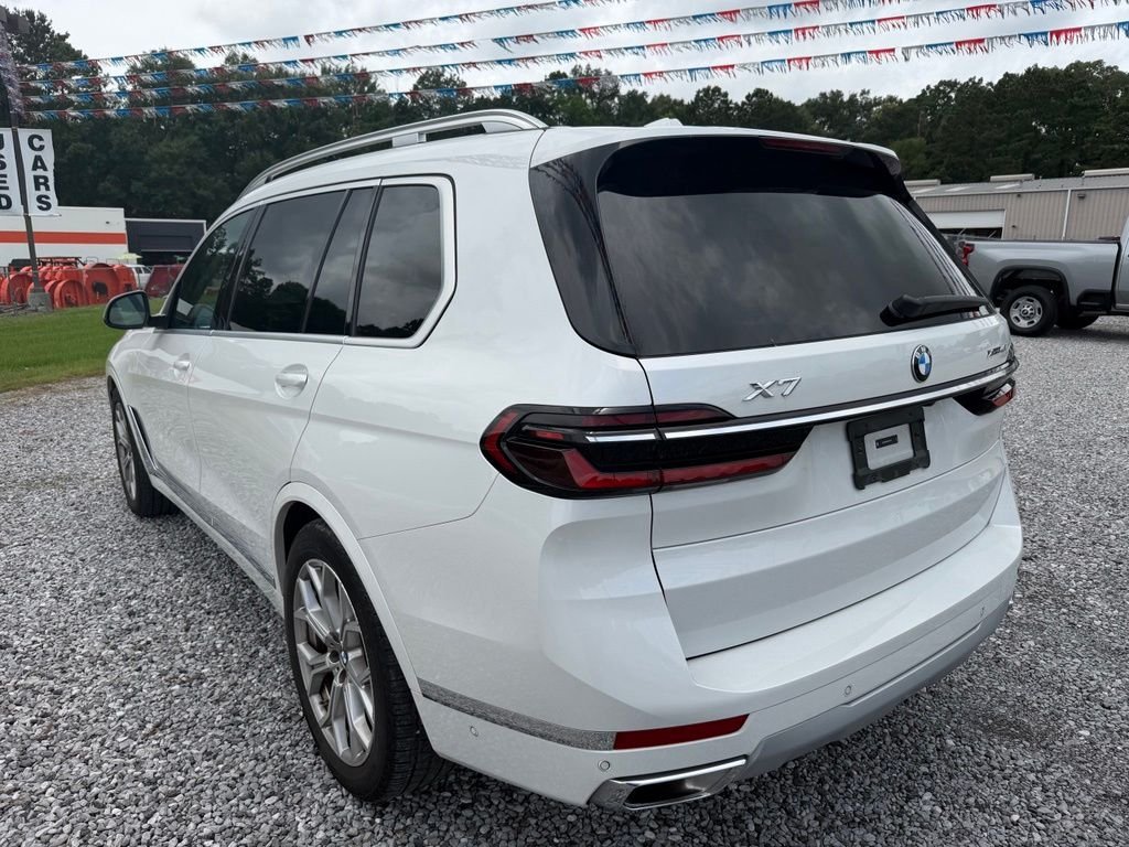 Used 2024 White BMW xDrive40i image 6