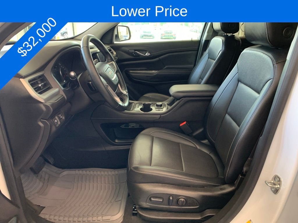 Used 2023 White GMC SLT image 3