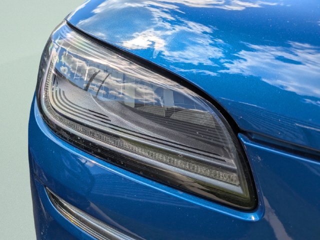 Used 2020 Blue Lincoln Standard image 7