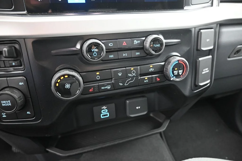 New 2026 Carbonized Gray Metallic Ford XLT image 16