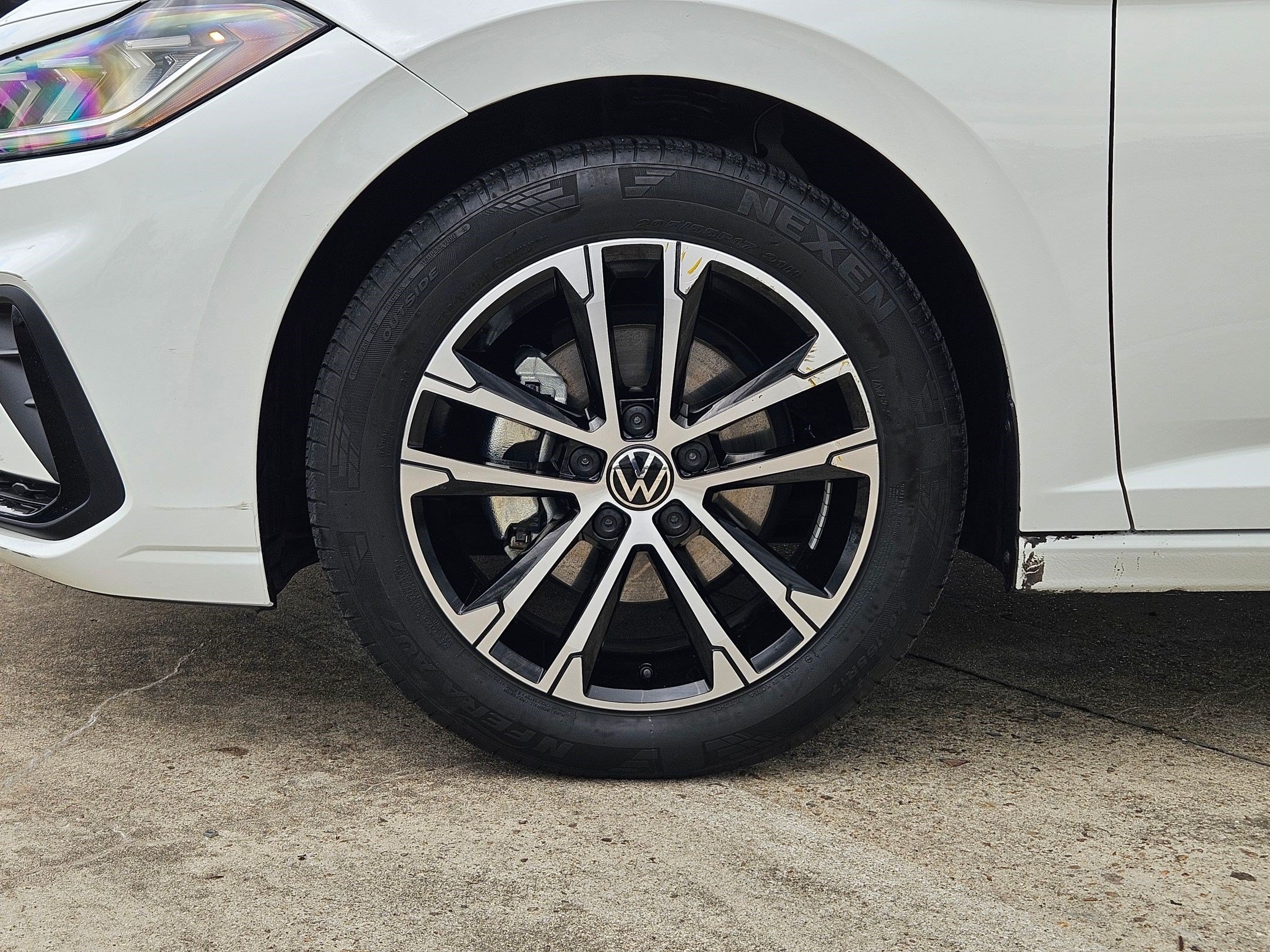 Used 2025 White Volkswagen Sport image 10