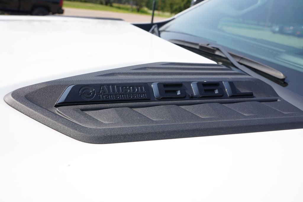 Used 2025 White Chevrolet LTZ image 14