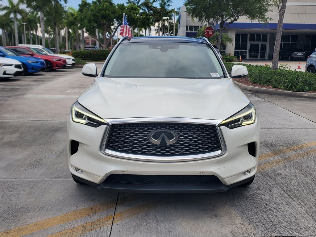 Used 2019 White INFINITI ESSENTIAL image 2
