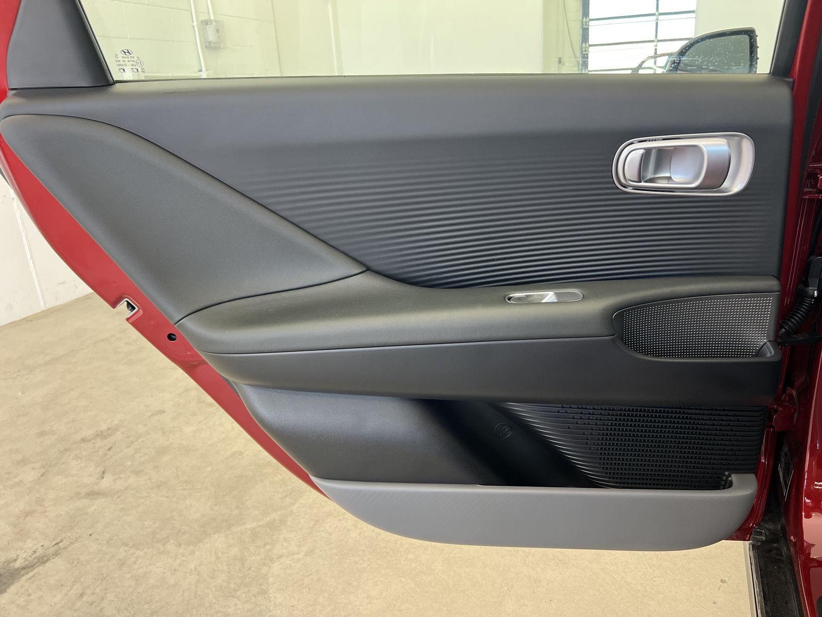Used 2025 Ultimate Red Hyundai SEL image 22