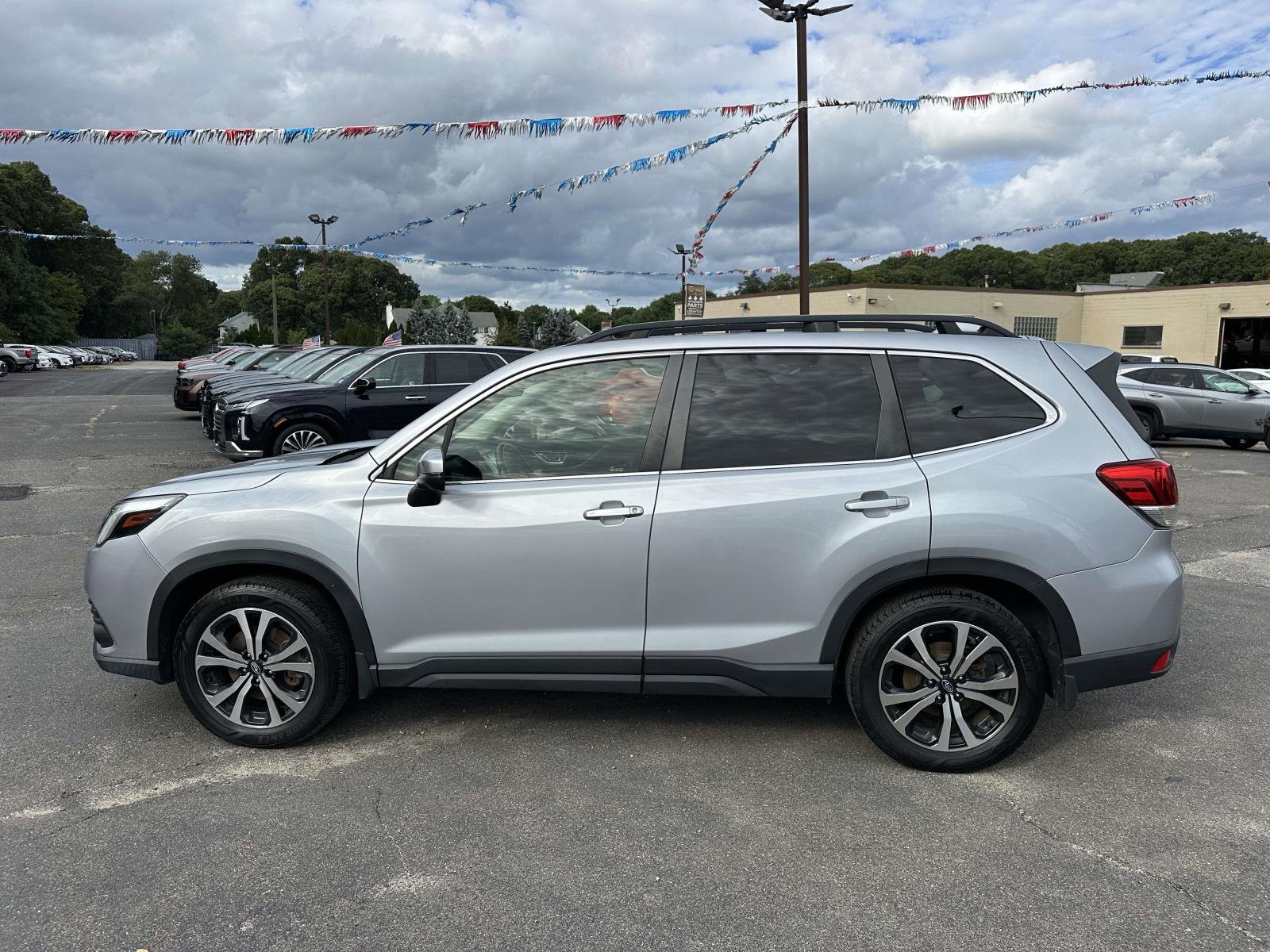 2022 Subaru Forester Limited - Photo 9