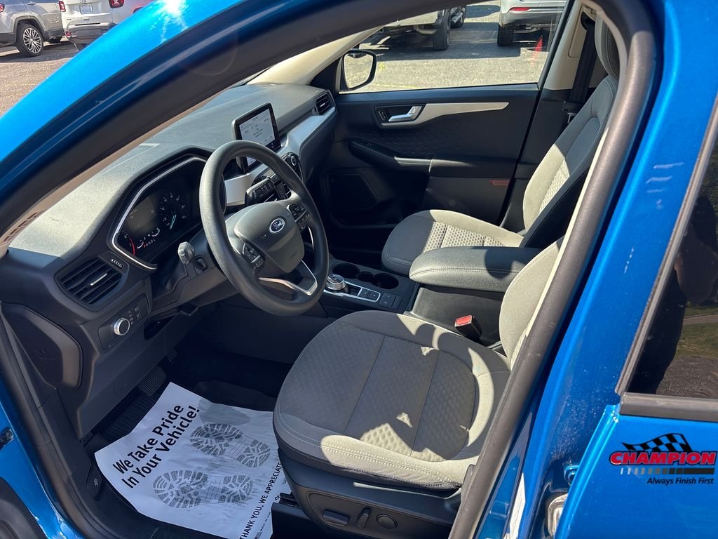 Used 2020 Blue Ford SE image 13