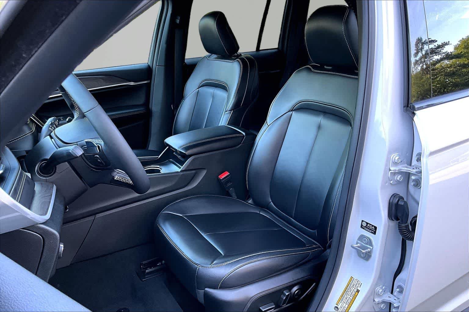 Used 2025 Bright White Clearcoat Jeep Limited image 8
