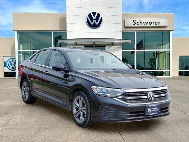 Certified Used 2023 Deep Black Pearl Volkswagen 2023 VOLKSWAGEN JETTA 1.5T SE (A8) 4DR SDN image 2