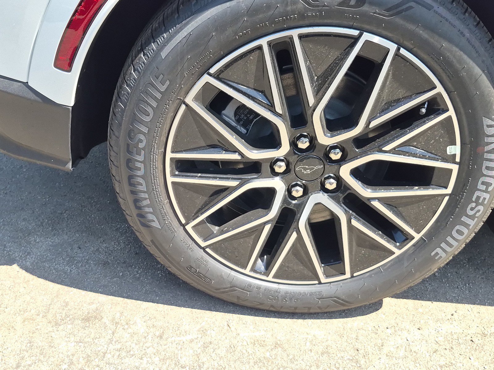 New 2026 Star White Metallic Tri-coat Ford Premium image 17