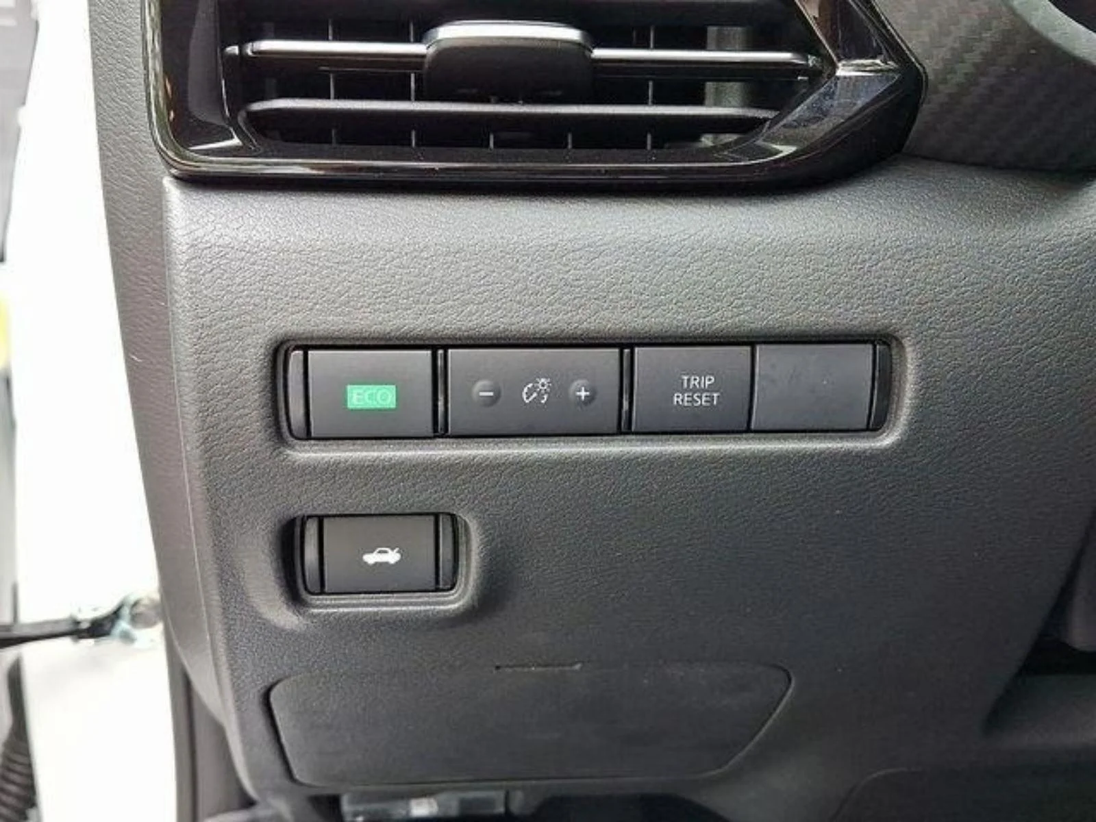 2025 Nissan Sentra SR - Photo 15