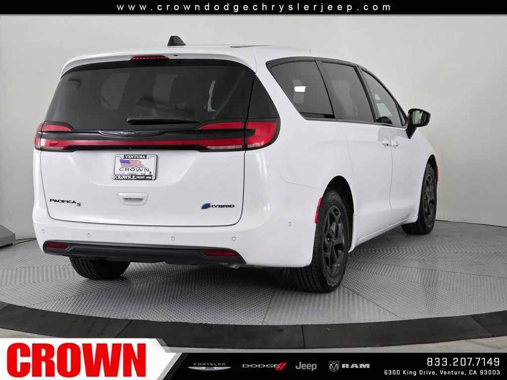 Certified Used 2024 White Chrysler Select S Appearance image 7