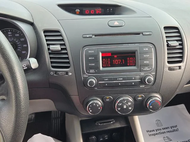 Used 2015 Silver Kia LX image 17
