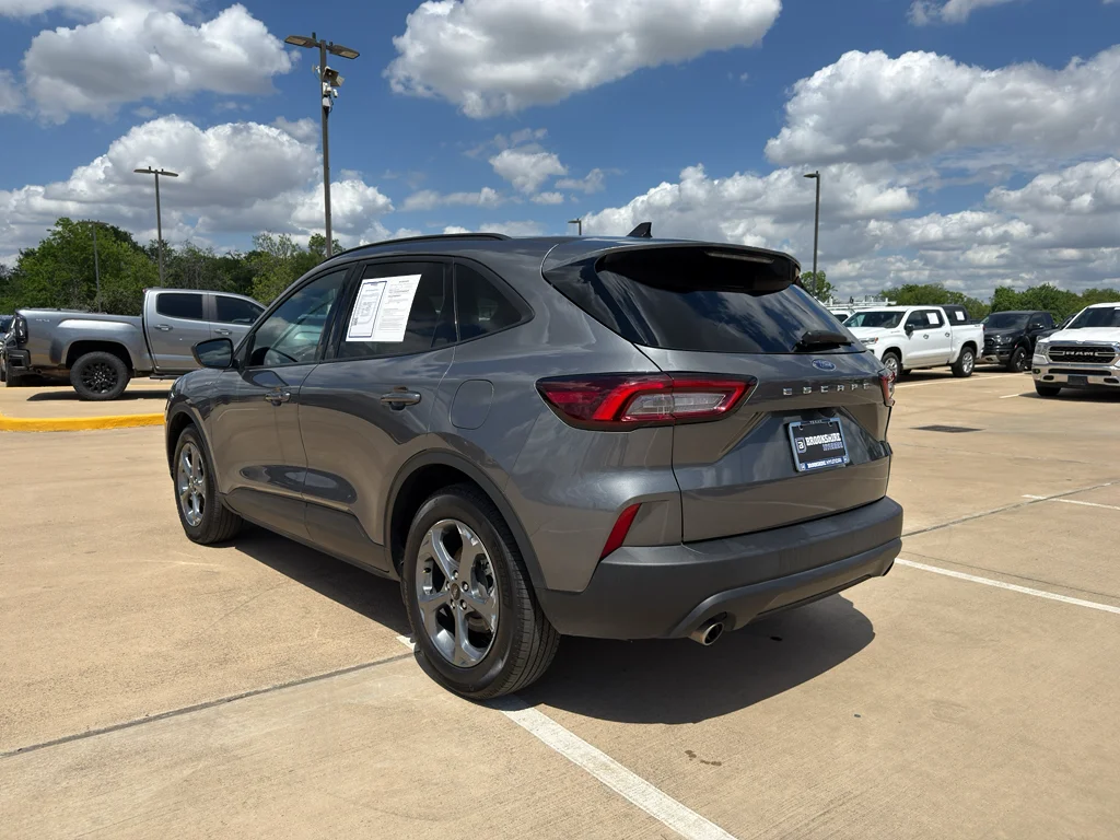 Used 2025 Carbonized Gray Metallic Ford ST-Line image 8
