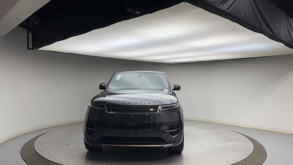 Certified Used 2025 Carpathian Gray Premium Metallic Land Rover Dynamic SE image 3