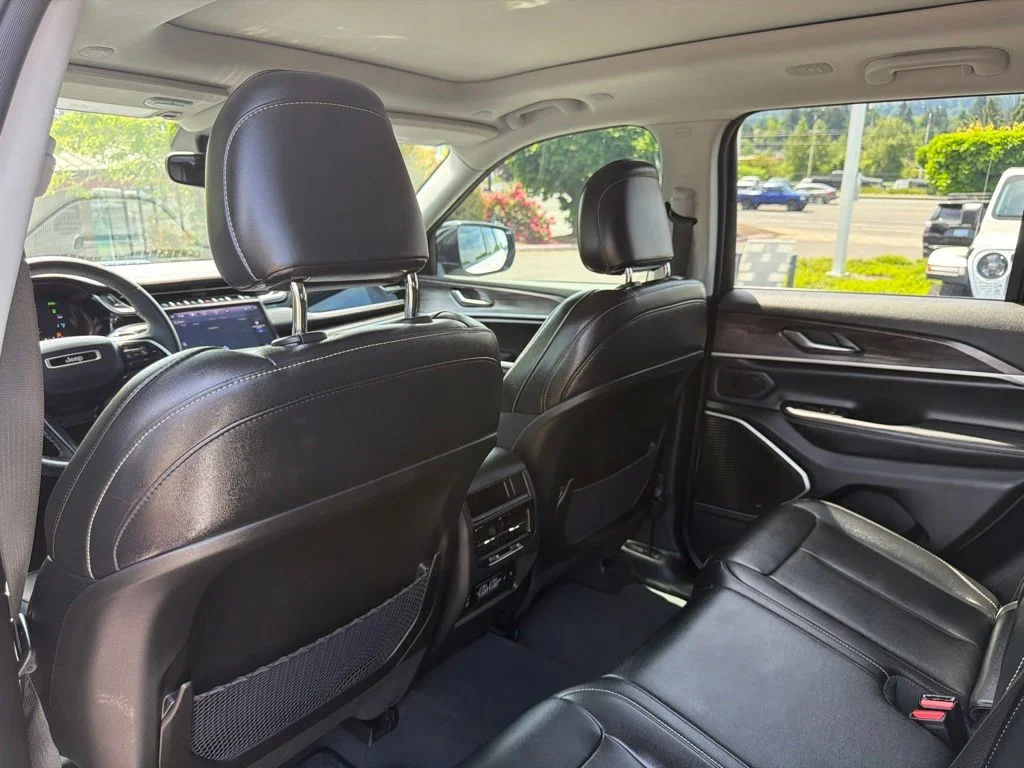 Used 2023 White Jeep 4xe image 30