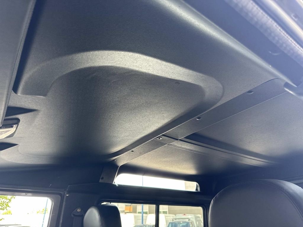 Used 1997 Beluga Black Clearcoat Land Rover COLLECTOR SERIES image 30