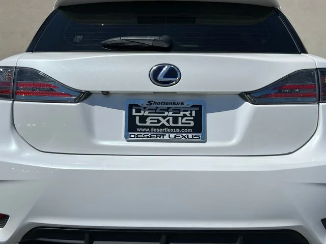 Used 2016 Eminent White Pearl Lexus  image 10