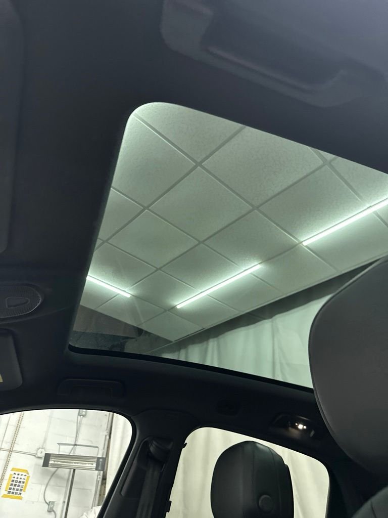 Used 2024  Porsche Base image 23