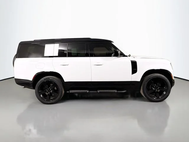 New 2026 Fuji White Land Rover V8 image 4