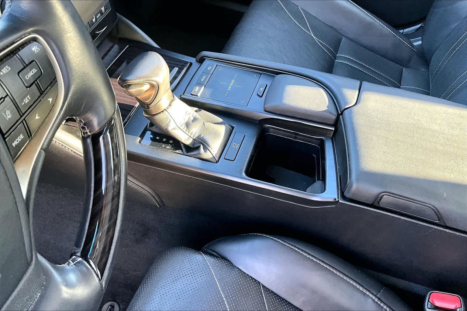Used 2019 Nebula Gray Pearl Lexus Luxury image 17