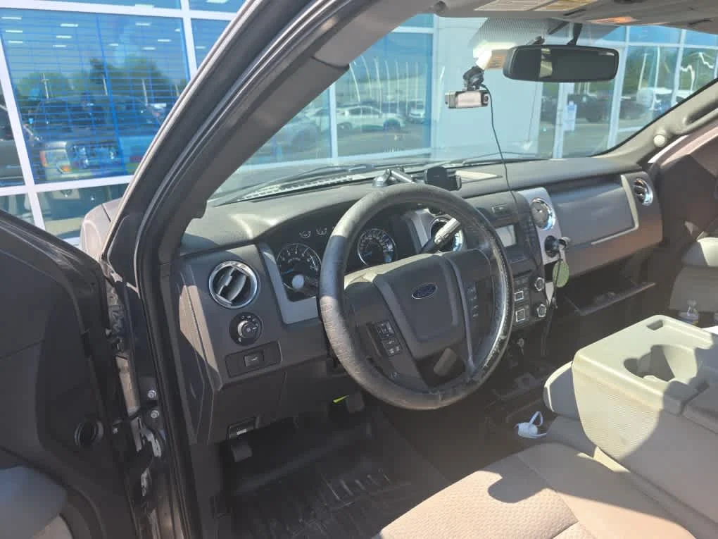 Used 2014 Sterling Gray Metallic Ford XLT image 5