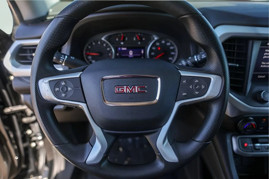 Used 2021 EBONY TWILIGHT METALLIC GMC SLE image 15