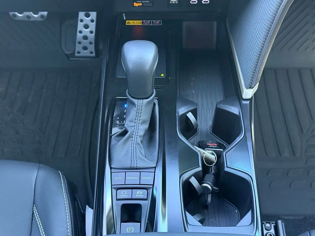 Certified Used 2025  Toyota SE image 27
