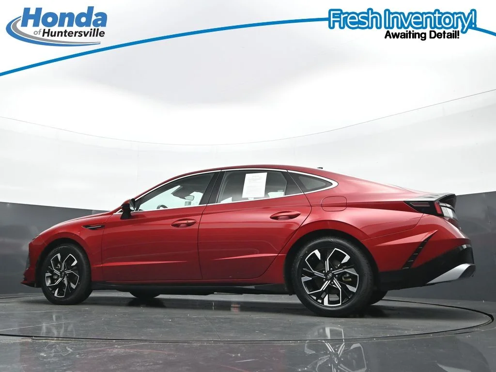 Used 2025 Red Hyundai SEL image 30