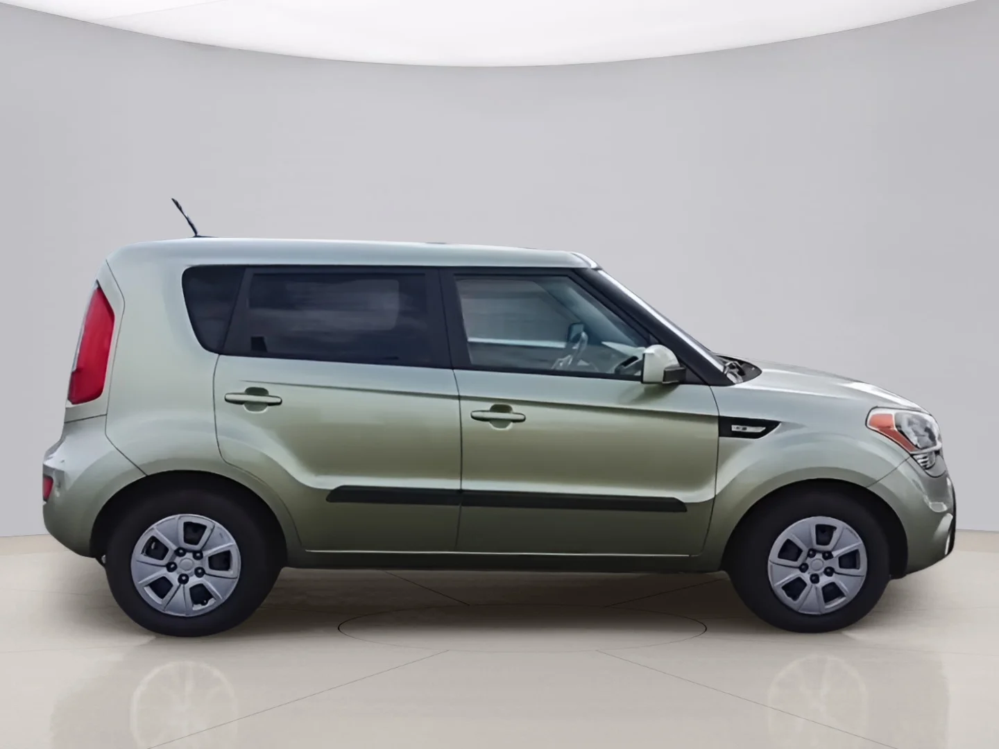 Used 2013 Green Kia ! WAGON image 8