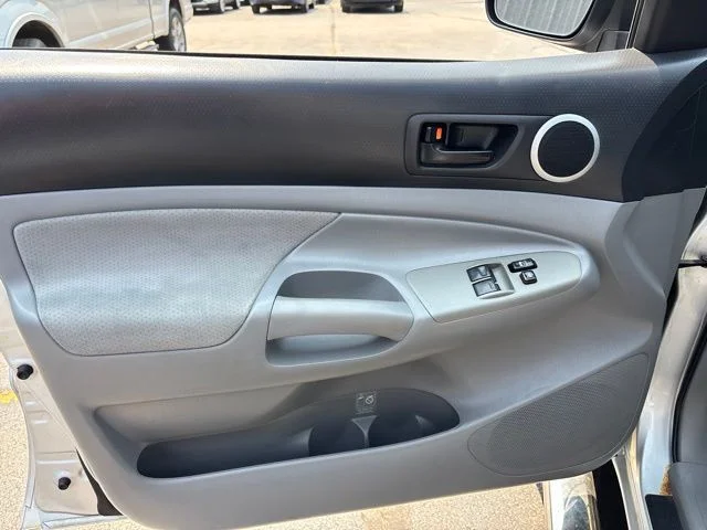 Used 2007  Toyota Base image 12