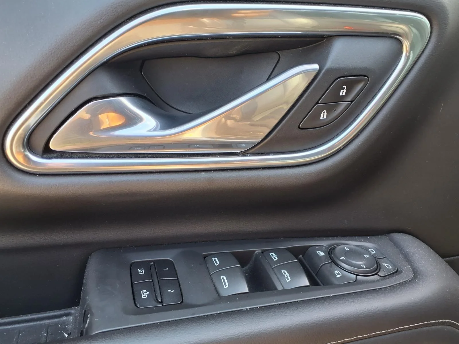 Used 2021 Beige Chevrolet Z71 image 26
