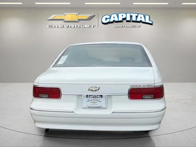 Used 1996 White Chevrolet 1SA Special Value Pkg image 4