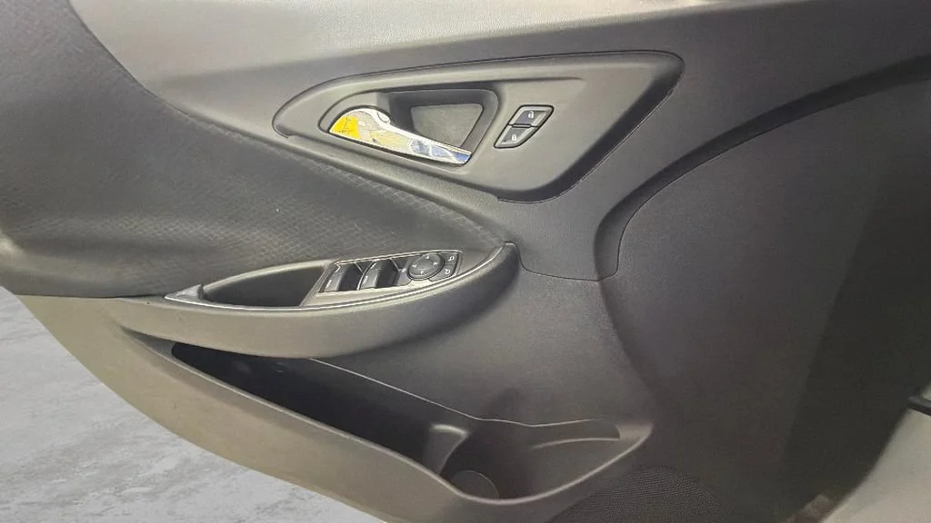 Used 2022 Silver Ice Metallic Chevrolet LT image 24