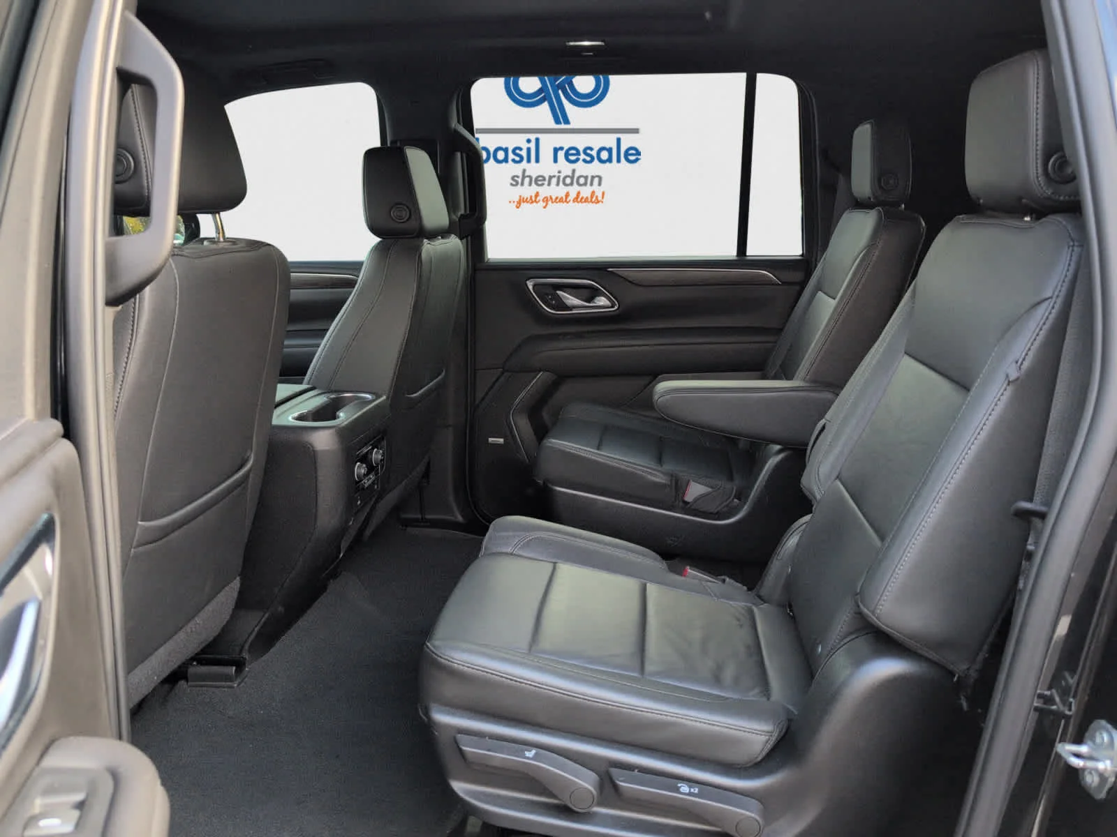 Used 2023 Black Chevrolet Z71 image 21