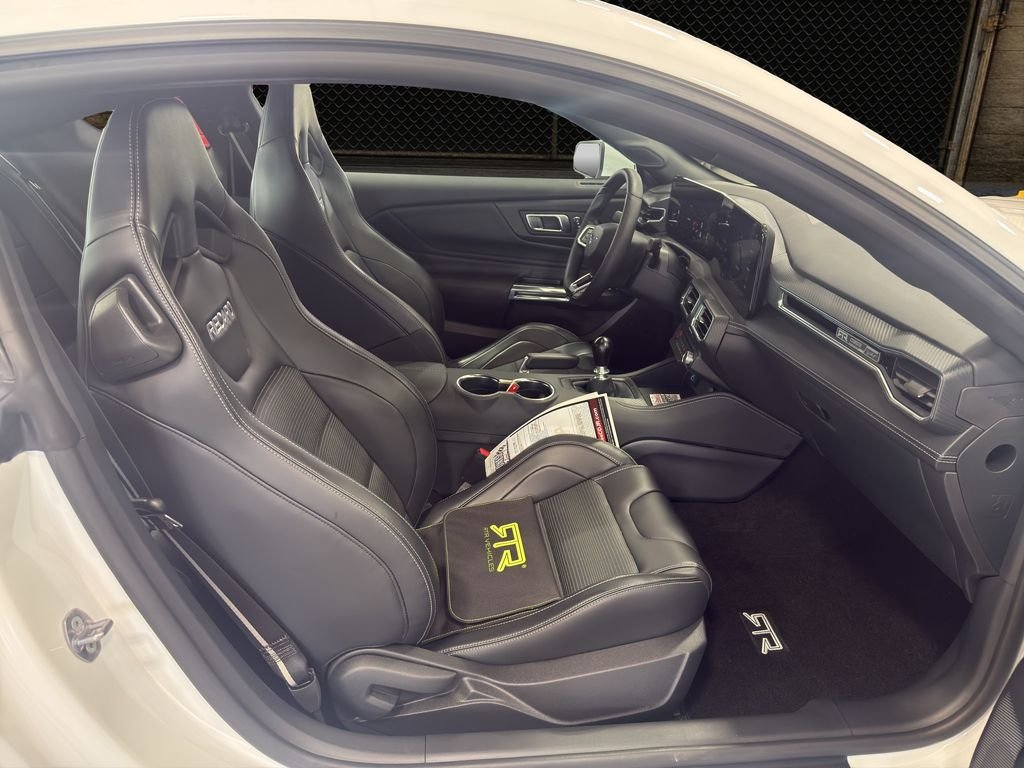 2025 Ford Mustang GT Premium - Photo 17