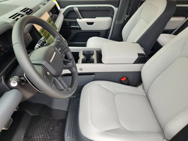New 2026 Fuji White Land Rover V8 image 13