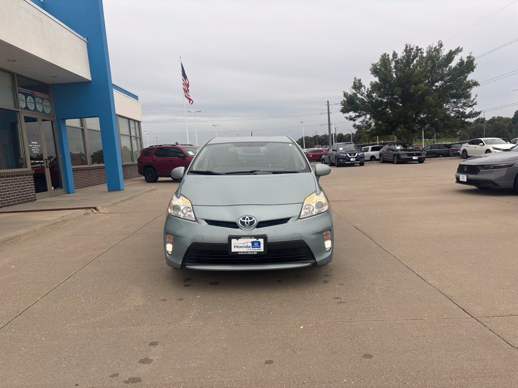 Used 2014 Pearl Toyota Three image 2