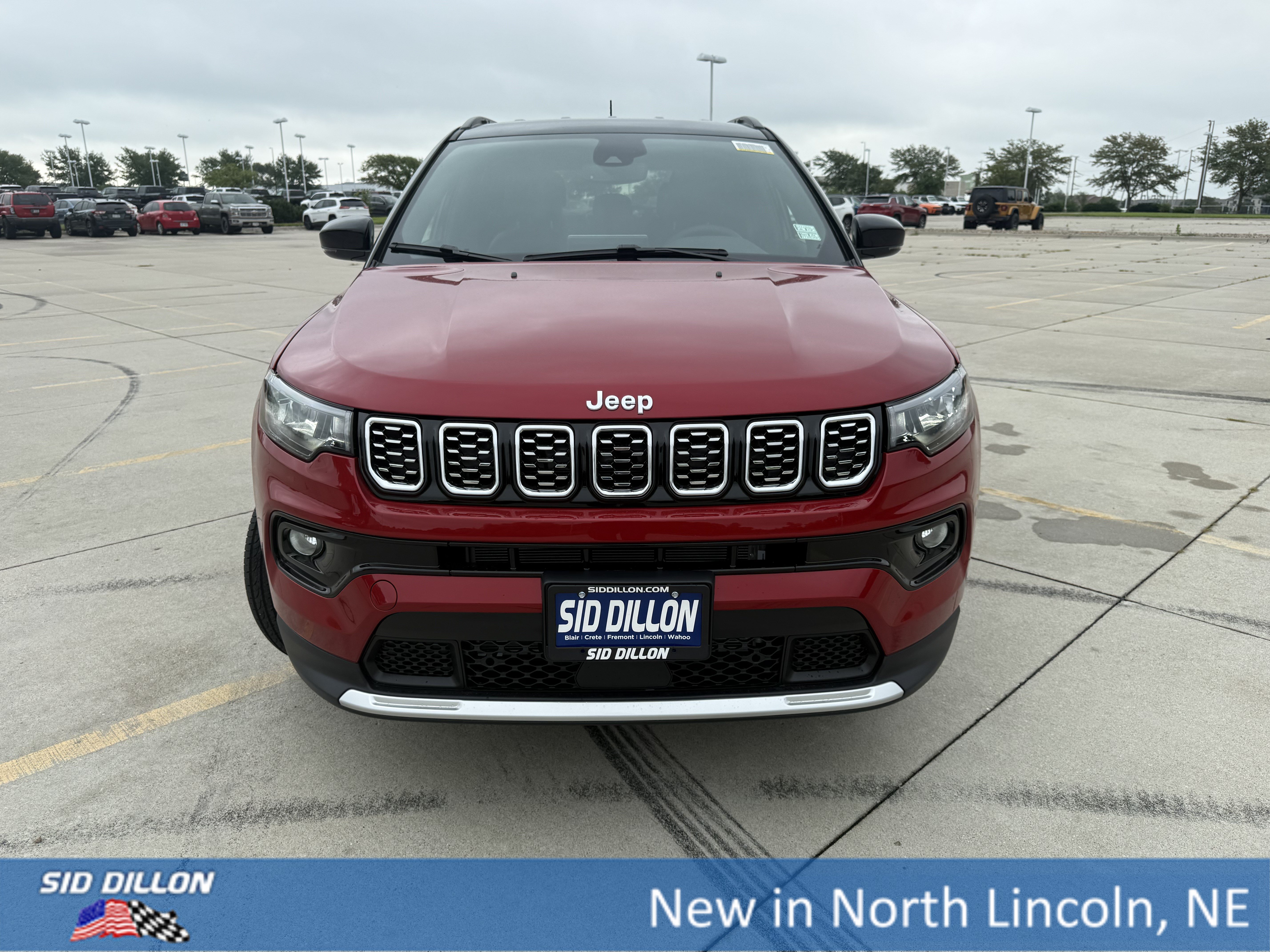 New 2026 Red Hot Pearl-Coat Exterior Paint Jeep Limited image 3