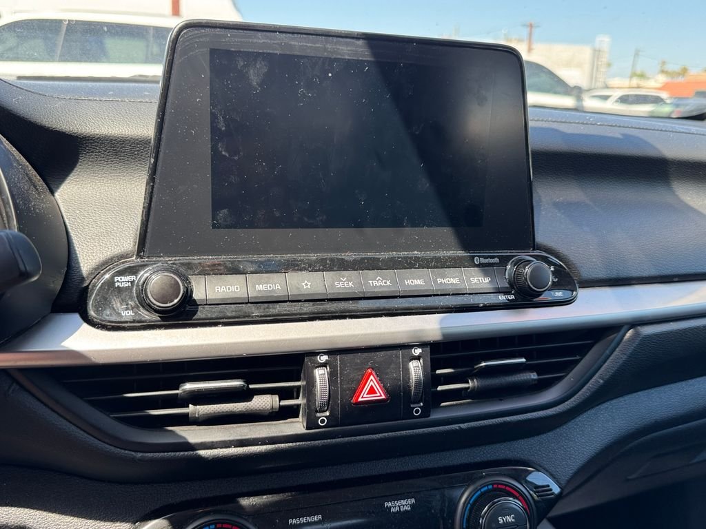 Used 2019 Red Kia LXS image 21