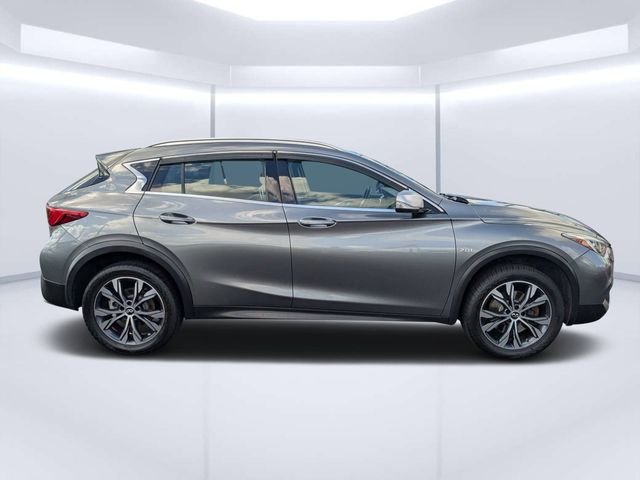 Used 2017 Gray INFINITI Premium image 2