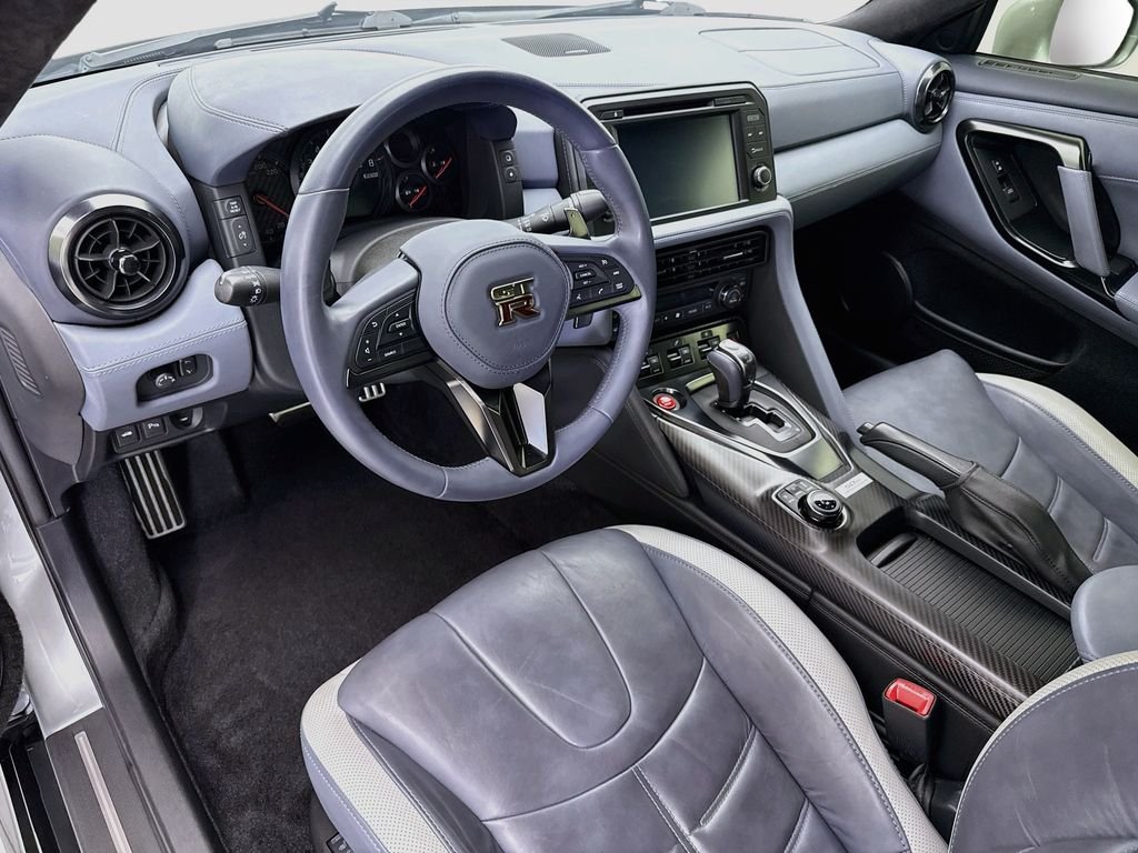 Used 2020 Super Silver Nissan Premium image 9