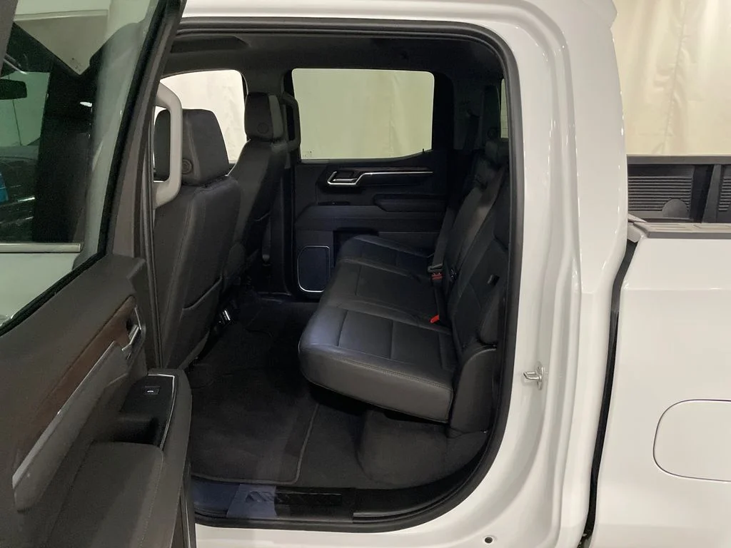2025 GMC Sierra 1500 SLT - Photo 28
