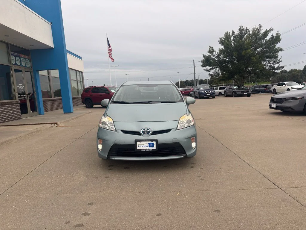Used 2014 Beige Toyota Three image 2